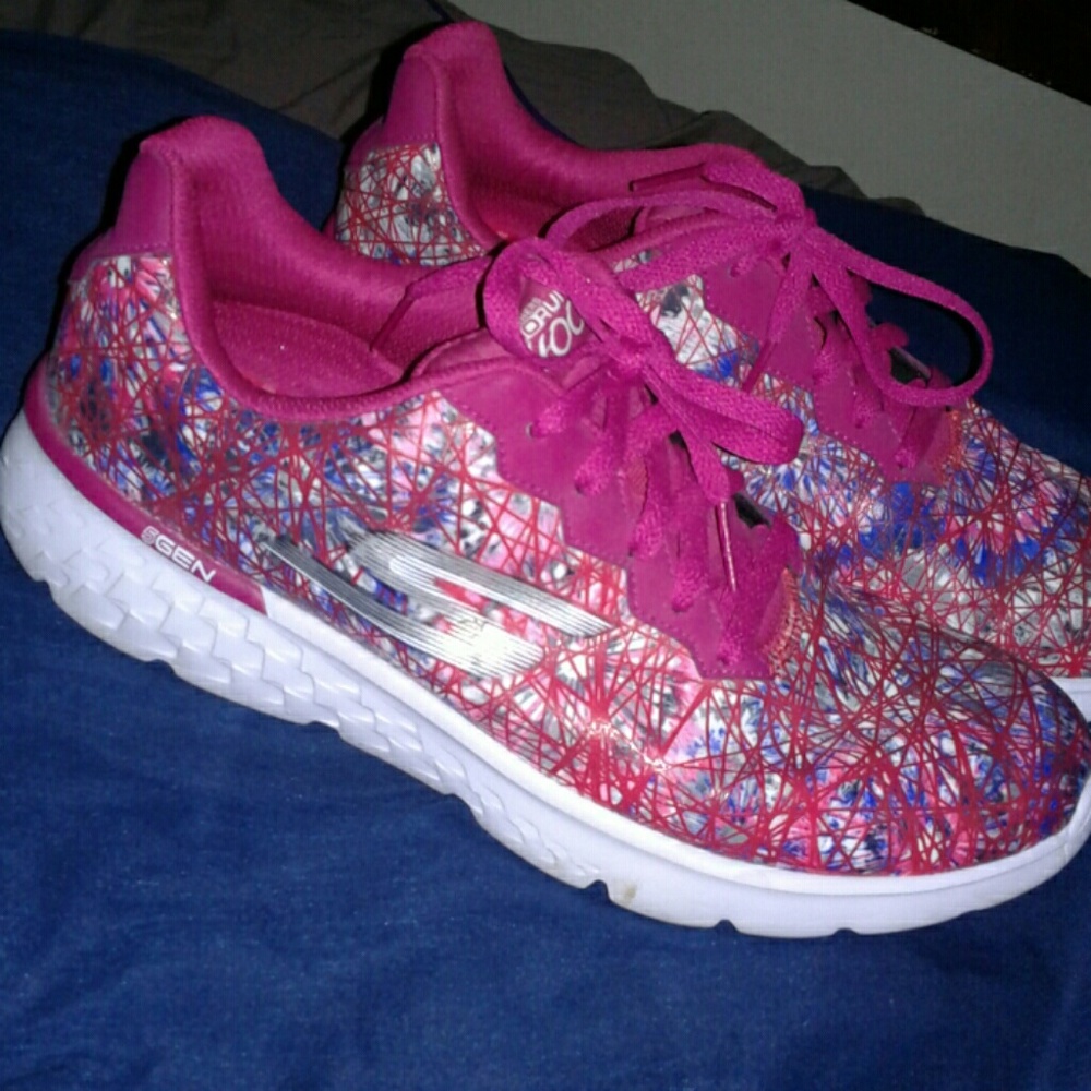 Skechers go run 400 shoes size 8.5 EUC